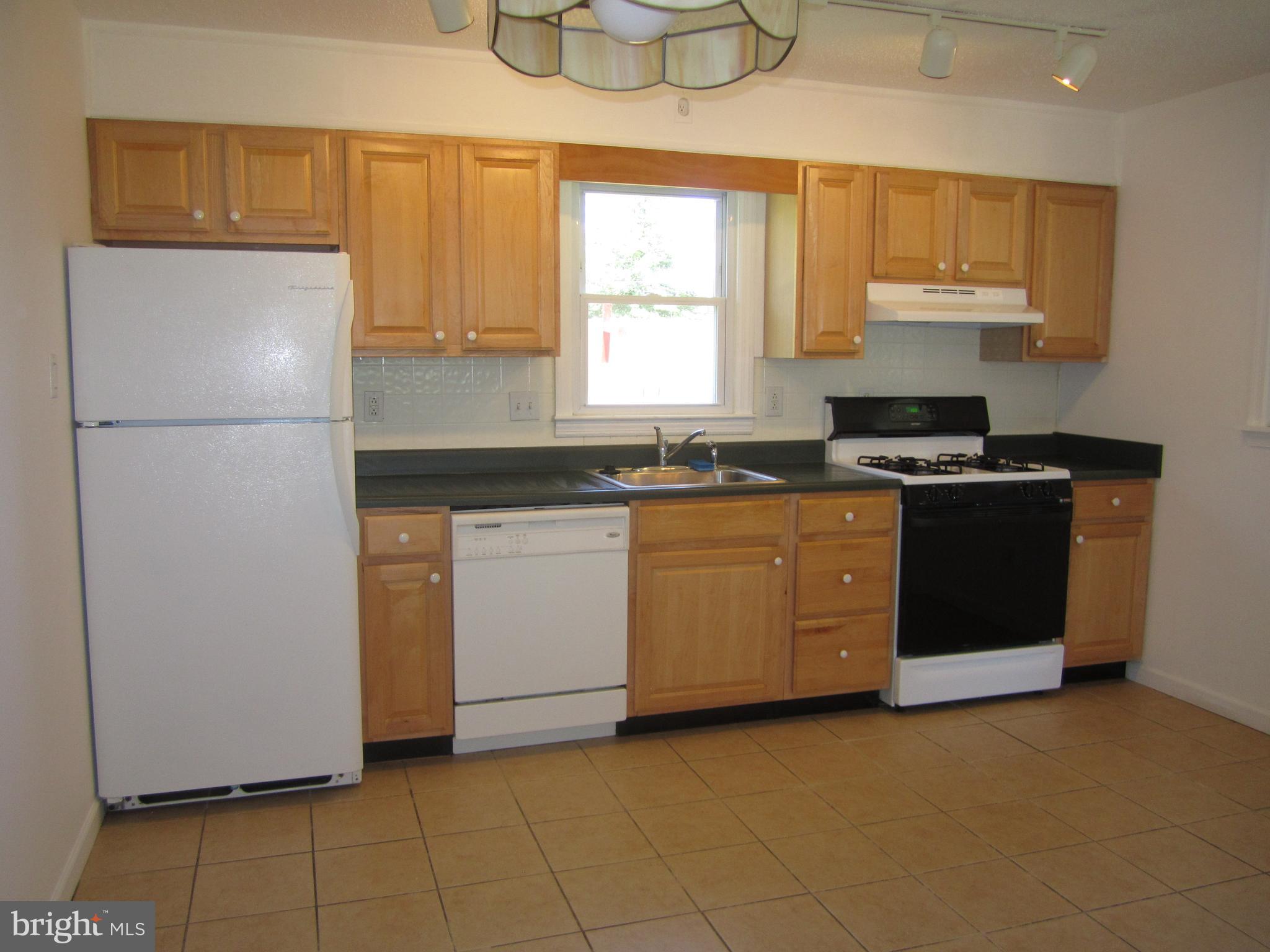 700 Juniper Road Linthicum, MD 21090 - Photo 4 of 20