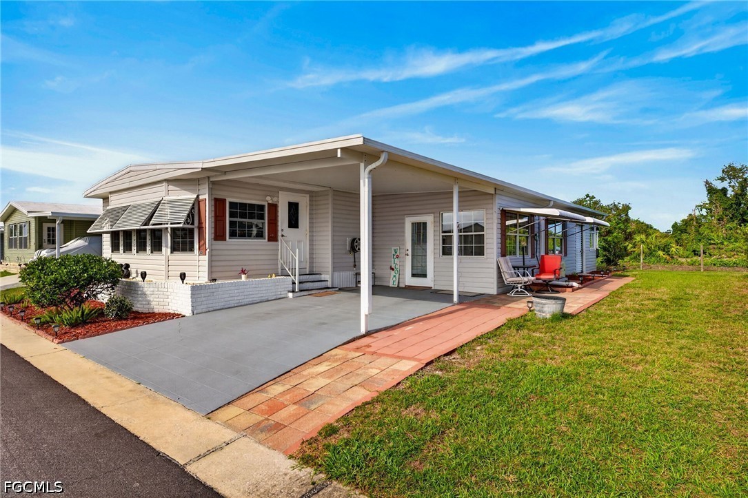 30 Aloe Alva, FL 33920 - Photo 2 of 37