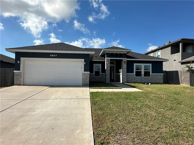$2,450 | 1807 Bay Landing Drive, Portland, TX 78374