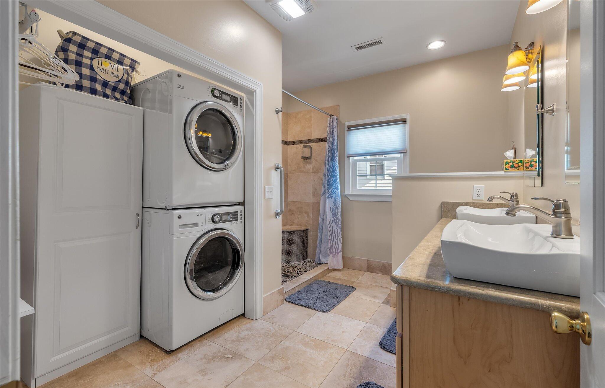 2403 Cameron Boulevard Isle of Palms, SC 29451 - Photo 19 of 52 Owner's Bath