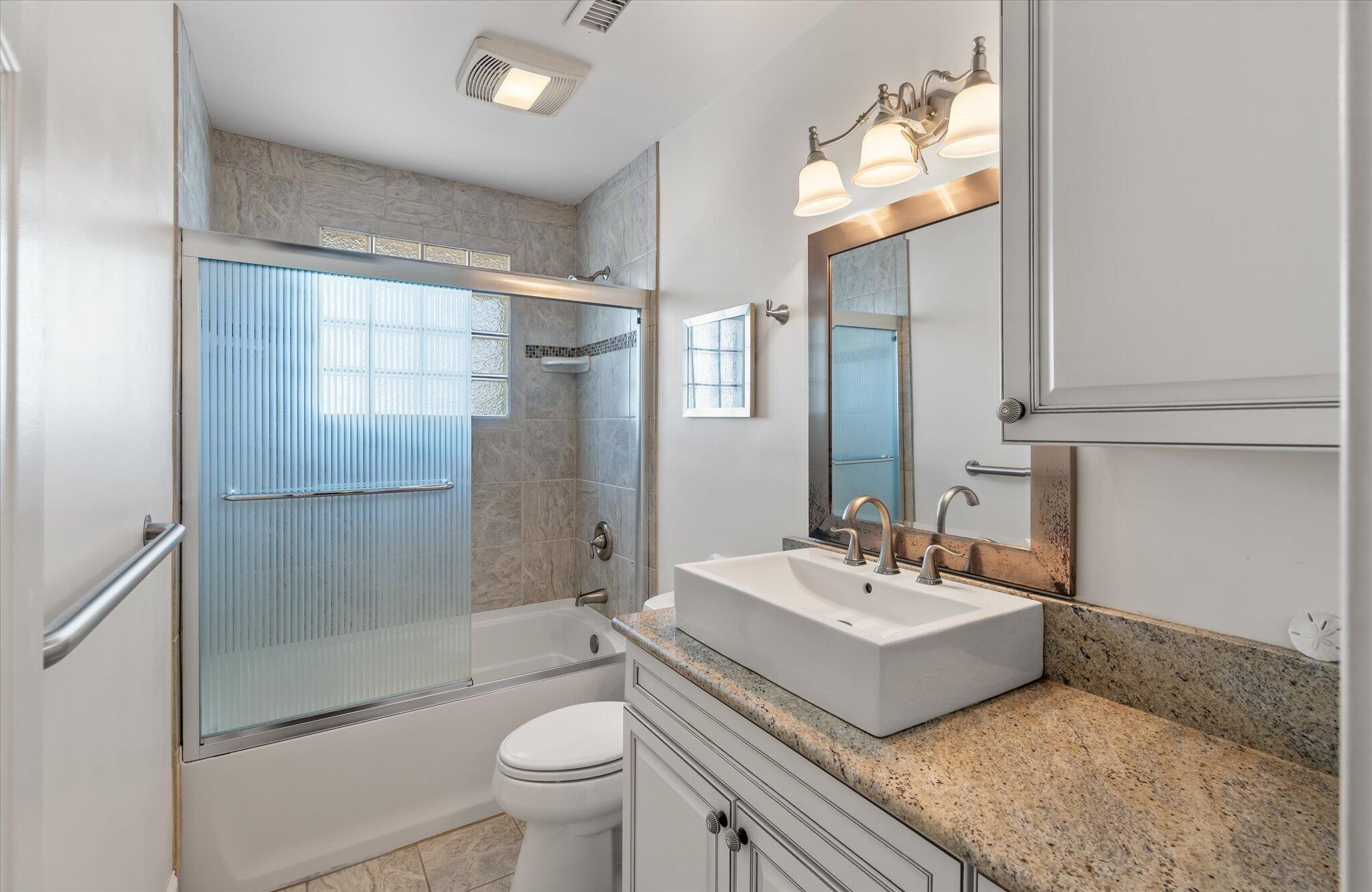 2403 Cameron Boulevard Isle of Palms, SC 29451 - Photo 27 of 52 Bath