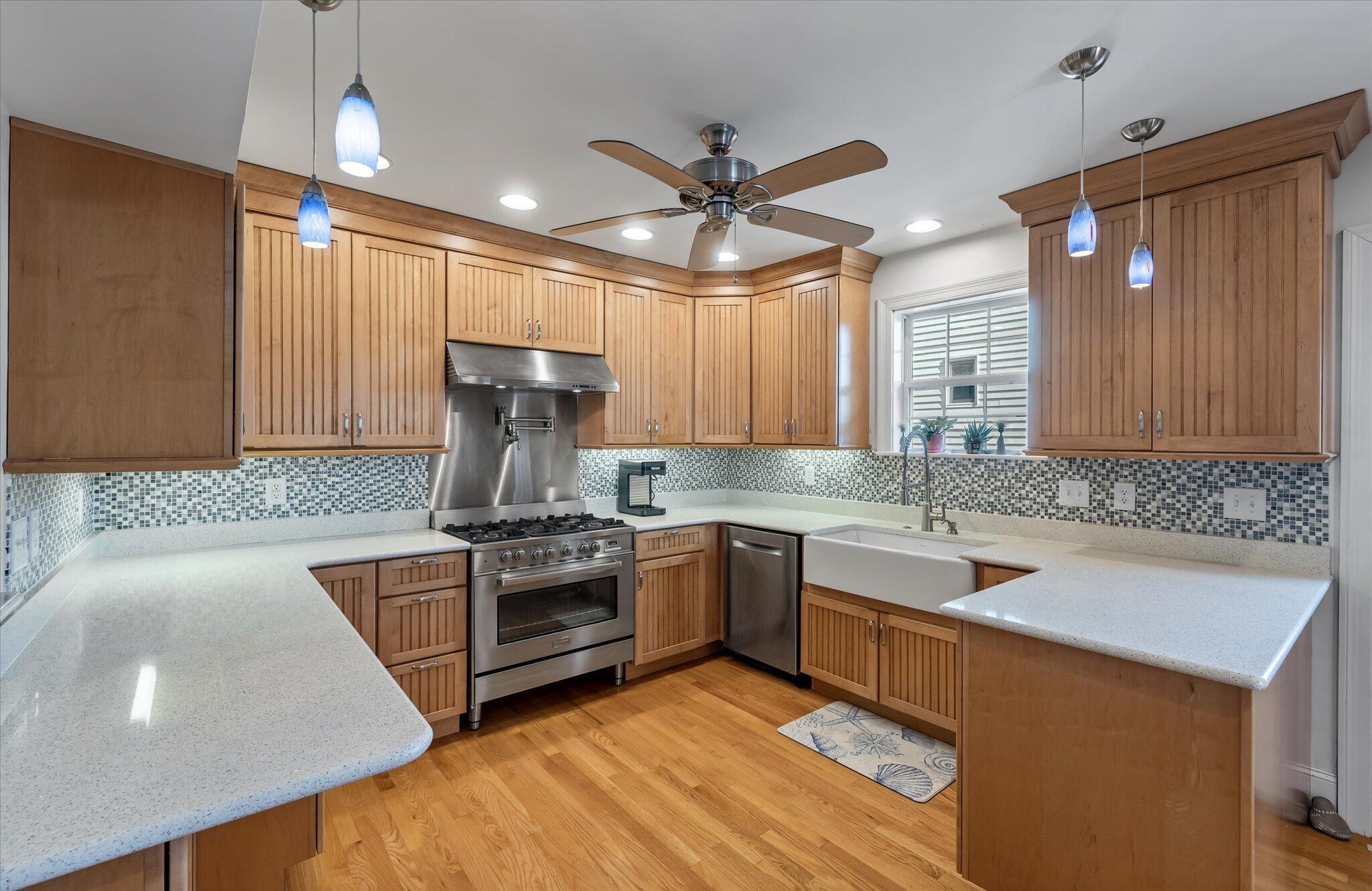 2403 Cameron Boulevard Isle of Palms, SC 29451 - Photo 5 of 52 Kitchen