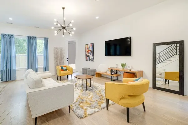 $2,900 | 4706 Market Street, Houston, TX 77020
