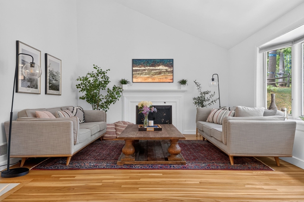 5 Holbrook Road Wayland, MA 01778 - Photo 2 of 24