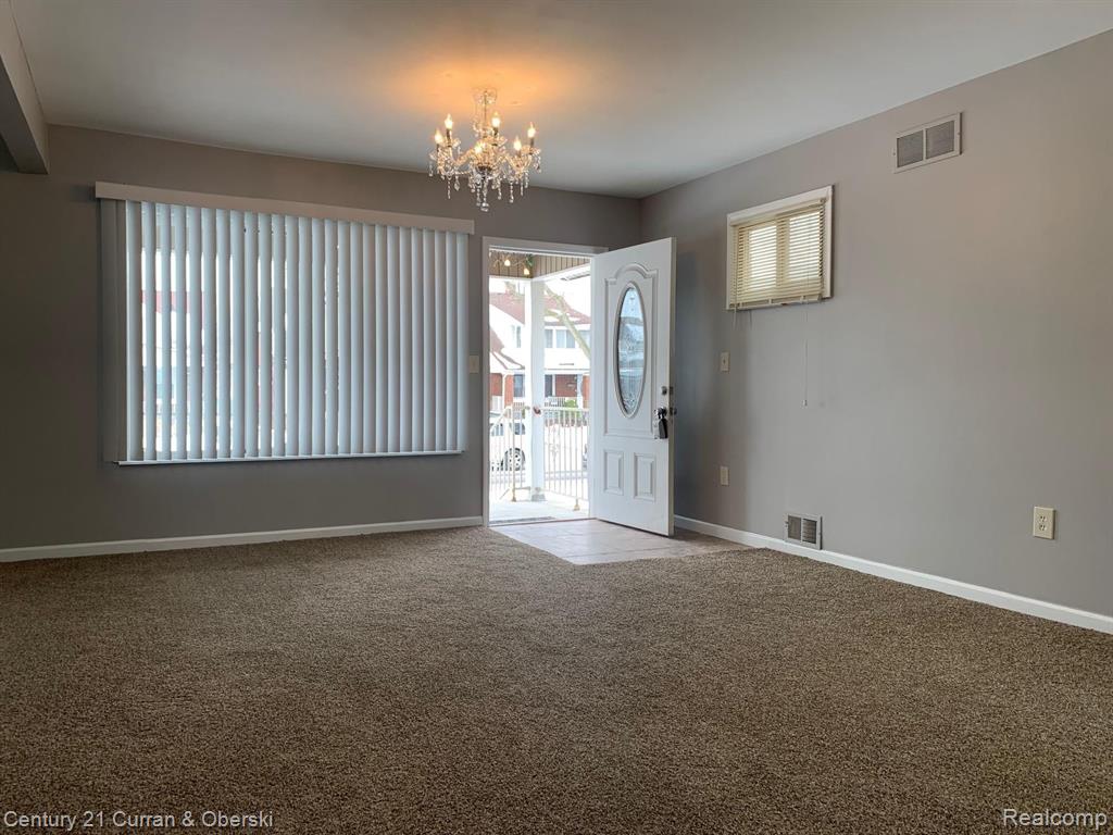 7038 Middlepointe Street Dearborn, MI 48126 - Photo 2 of 25