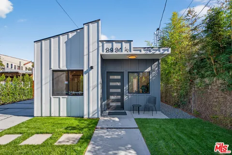 $1,495,000 | 2931 South Bronson Avenue, Los Angeles, CA 90018