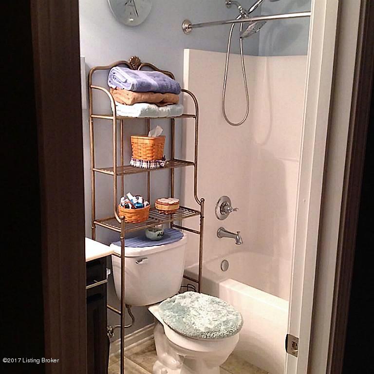 9812 Brooks Bend Road Louisville, KY 40258 - Photo 5 of 6 bathroom 2 lightened