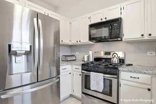 $299,700 | 2366 Scott Court, Round Lake Beach, IL 60073