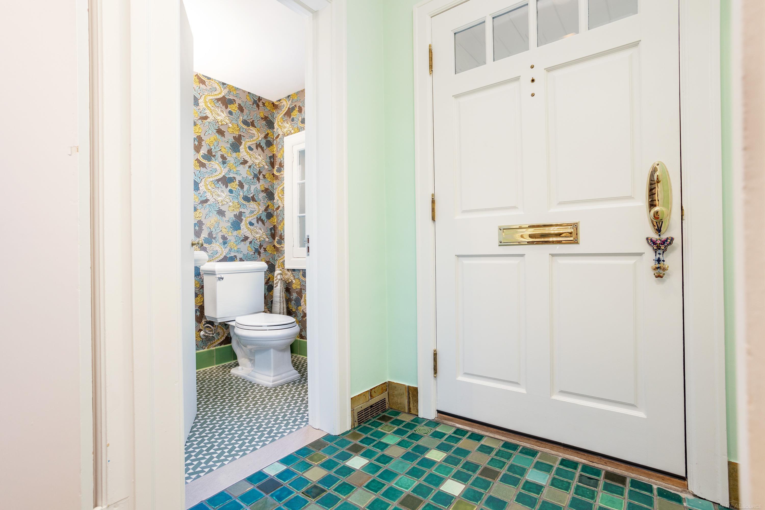 1115 Whittier Road Grosse Pointe, MI 48230 - Photo 8 of 68 50086408-7.JPG