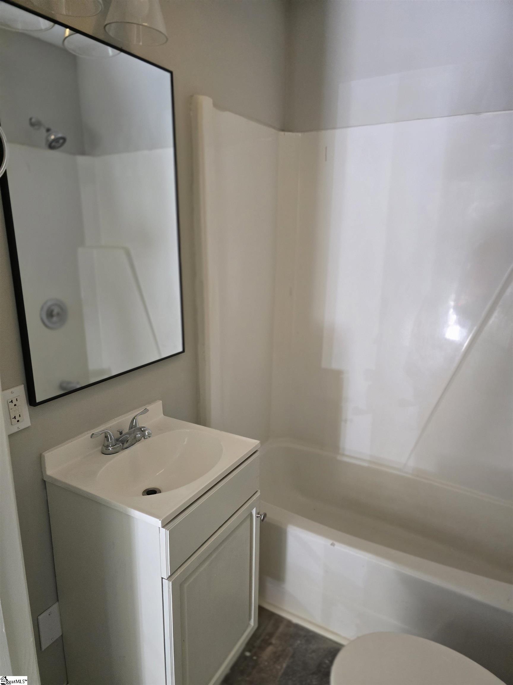 222 Lee Street Laurens, SC 29360 - Photo 5 of 5