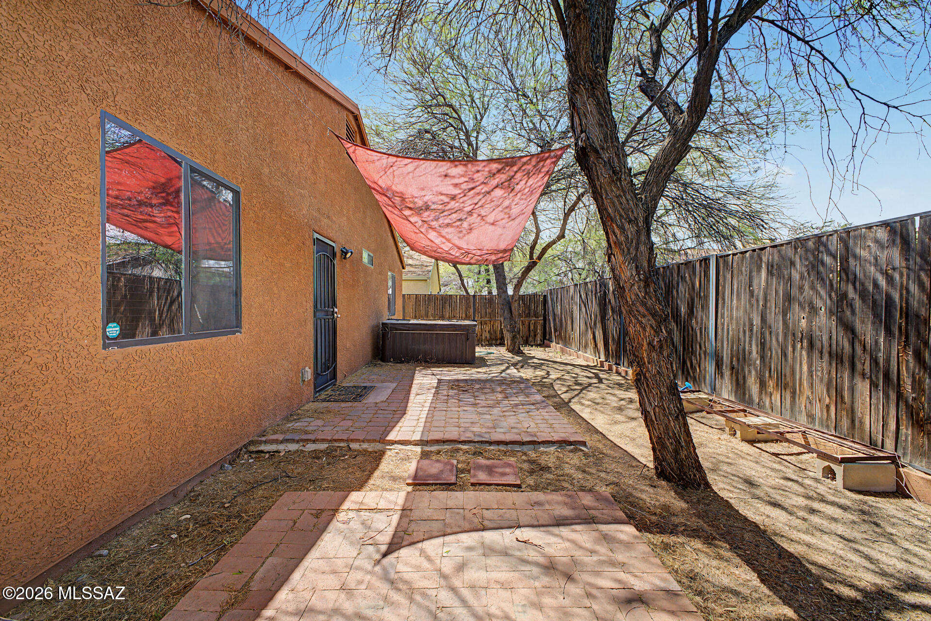 409 East Geronimo Bluff Loop Tucson, AZ 85705 - Photo 34 of 37