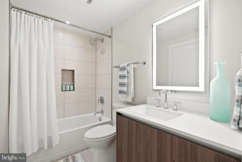 $564,000 | 1745 N Street Northwest, Unit 404, Washington, DC 20036