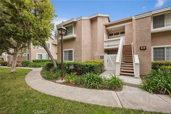 $898,000 | 74 Woodleaf, Irvine, CA 92614