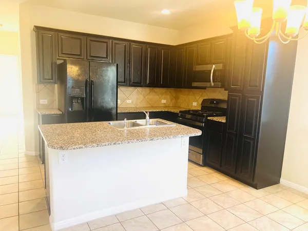 $2,100 | 13700 Sage Grouse Drive, Unit 601, Austin, TX 78729