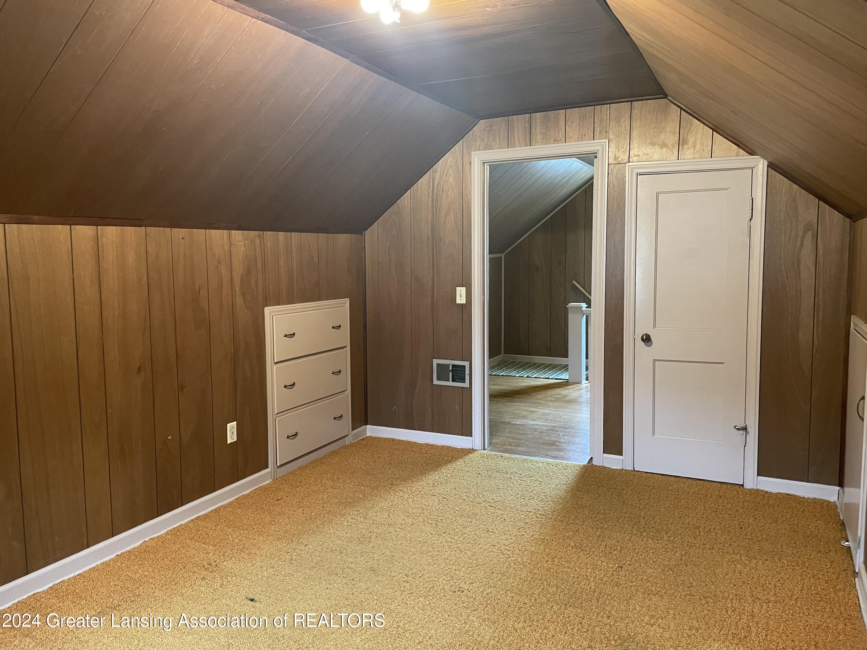 2009 Alpha Street Lansing, MI 48910 - Photo 19 of 26 18