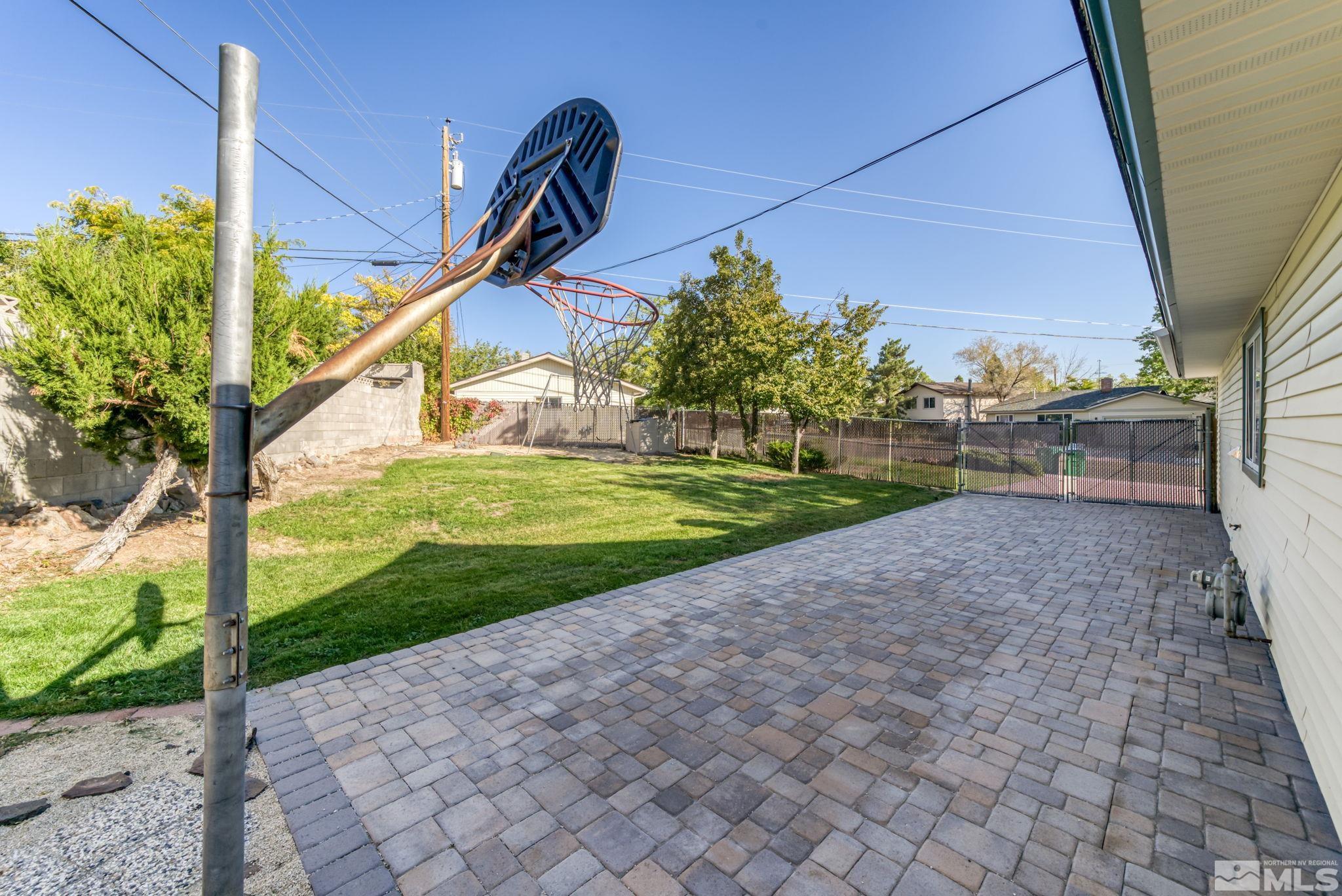 3240 Kings Row Reno, NV 89503 - Photo 27 of 31 a view of outdoor space and yard