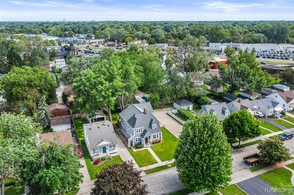 920 Cambridge Road Berkley, MI 48072 - Photo 4 of 41 Gallery Image 4