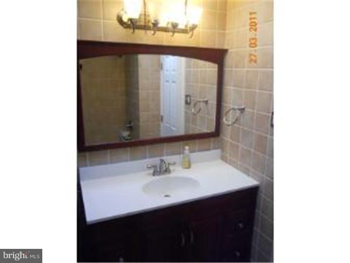 11950 Dumont Road Philadelphia, PA 19116 - Photo 16 of 18 Bathroom