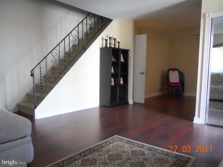 11950 Dumont Road Philadelphia, PA 19116 - Photo 4 of 18 Living Room