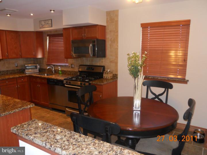 11950 Dumont Road Philadelphia, PA 19116 - Photo 5 of 18 Kitchen