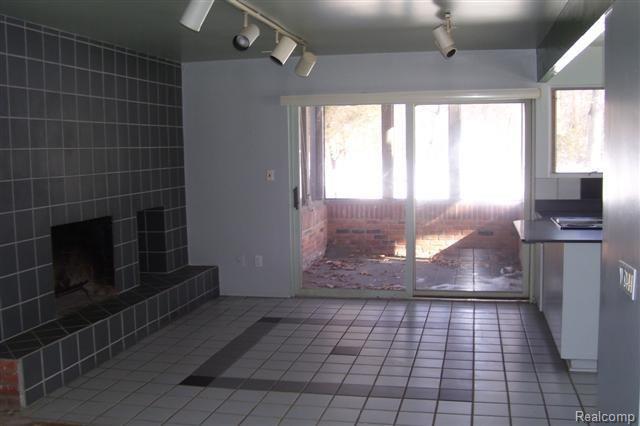 1023 Greentree Road Bloomfield Hills, MI 48304 - Photo 4 of 8 BRKFSTAREA