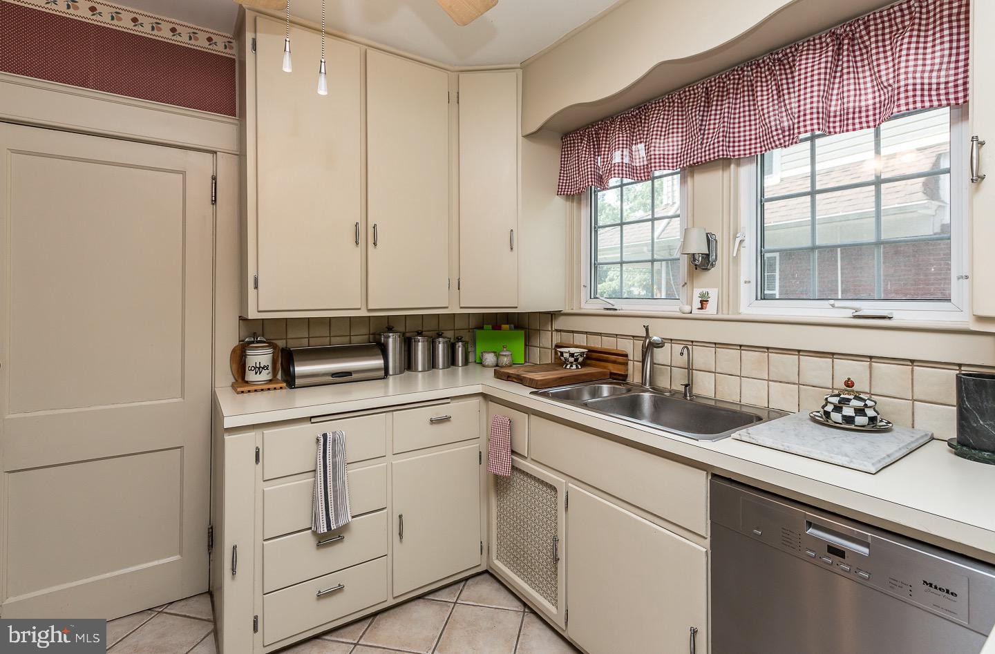 6 Colfax Road Havertown, PA 19083 - Photo 22 of 54