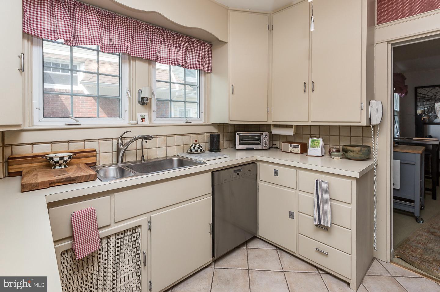 6 Colfax Road Havertown, PA 19083 - Photo 23 of 54