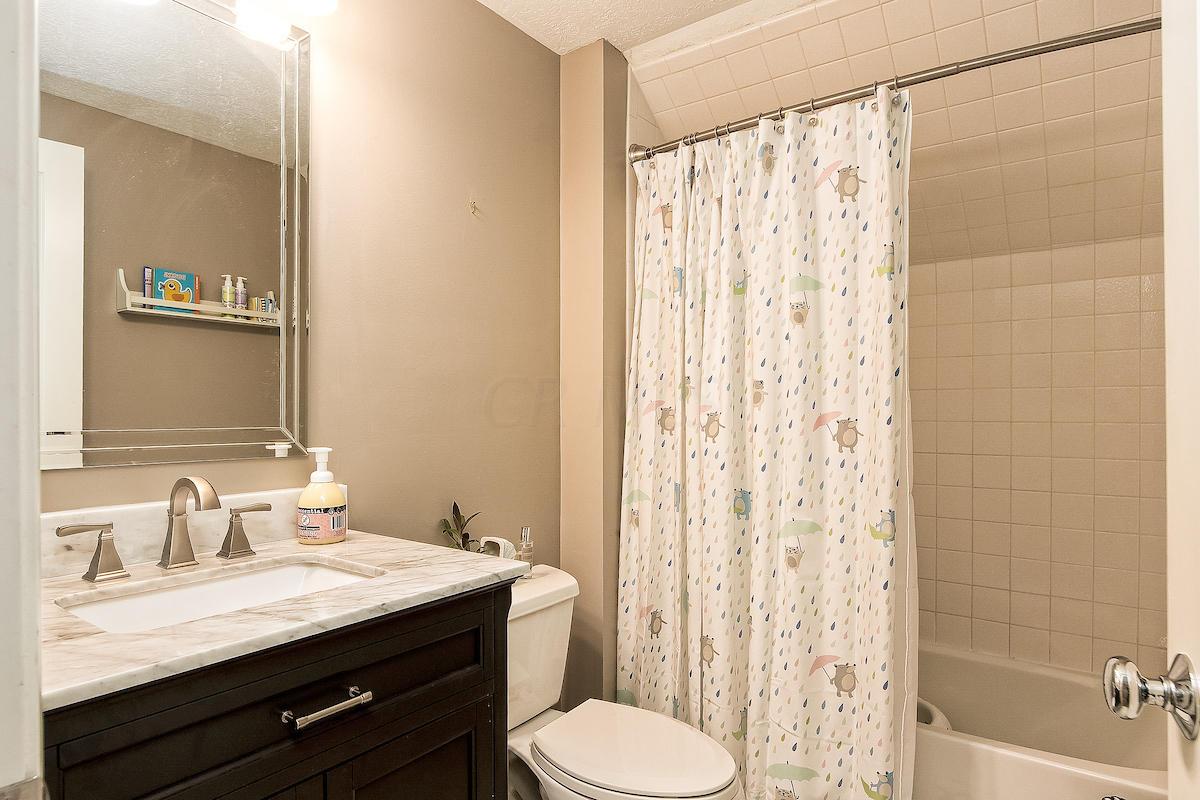 1237 Shagbark Road, Unit 231237 Columbus, OH 43230 - Photo 25 of 39 Gallery Image 25