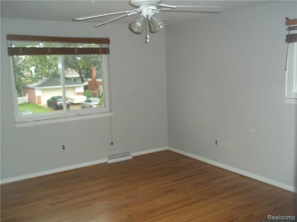 14348 Cranbrook Road Sterling Heights, MI 48312 - Photo 12 of 19