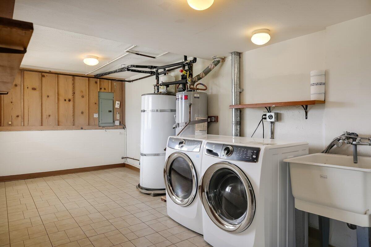 1040 Veronica Springs Road Santa Barbara, CA 93105 - Photo 26 of 32 Laundry room MLS