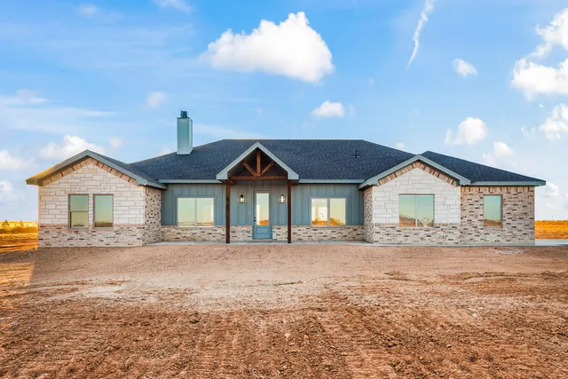 $525,000 | 13905 North F M 2378, Shallowater, TX 79363