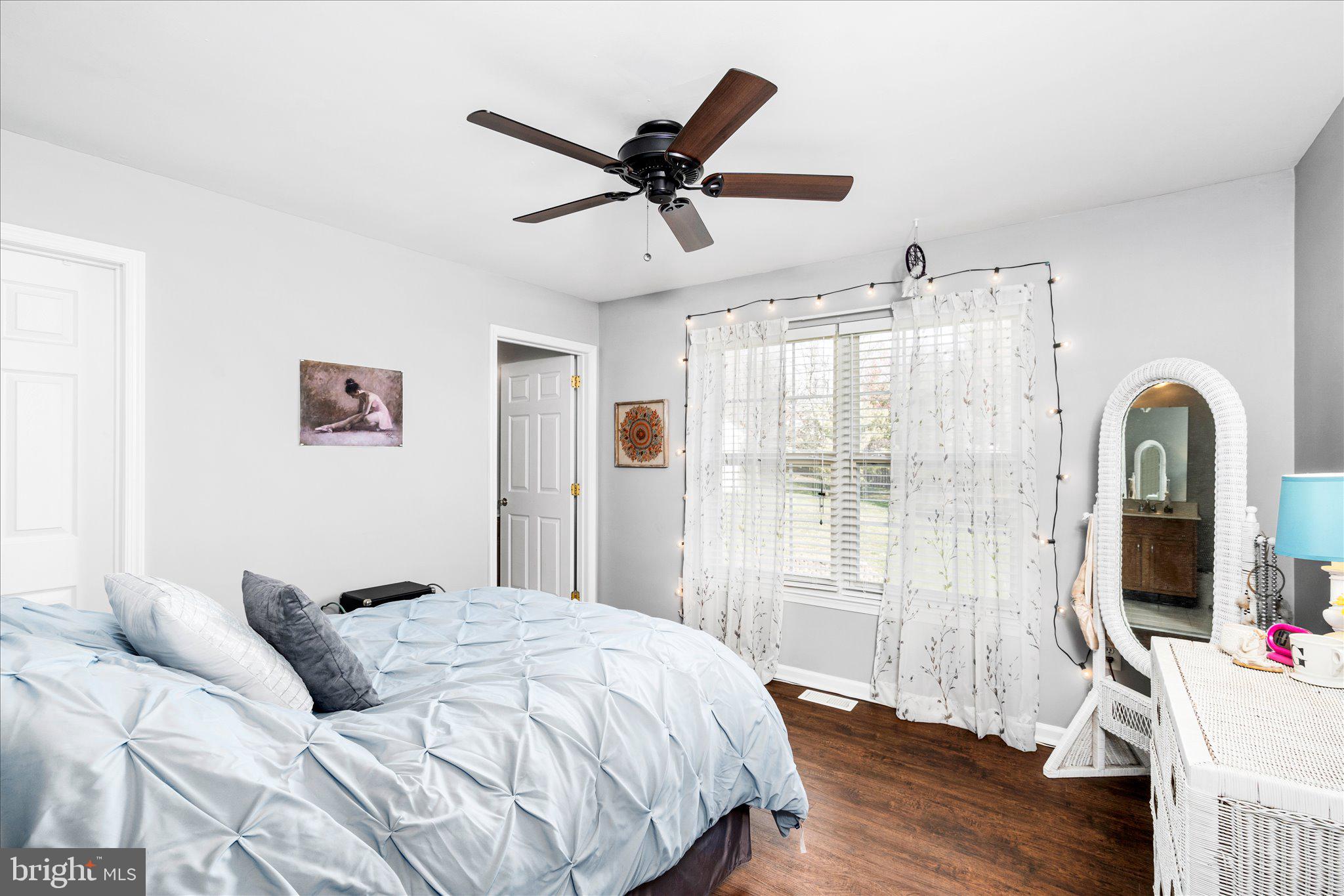 3 Fallview Court Hamilton, NJ 08690 - Photo 21 of 53 3rd Bedroom w/Ensuite Bathroom + WIC (2nd Floor)