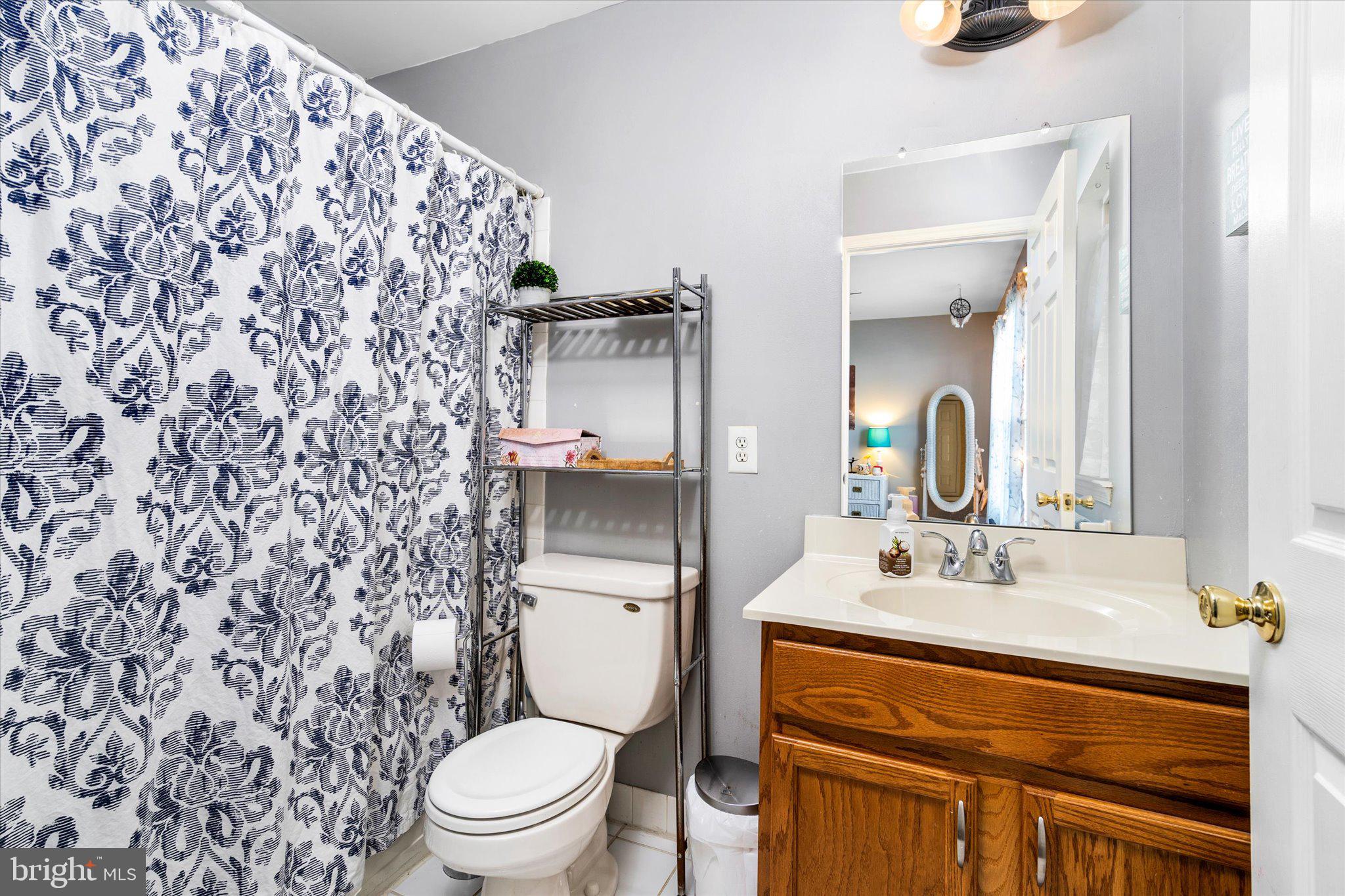 3 Fallview Court Hamilton, NJ 08690 - Photo 23 of 53 3rd Full Bathroom (2nd Floor)