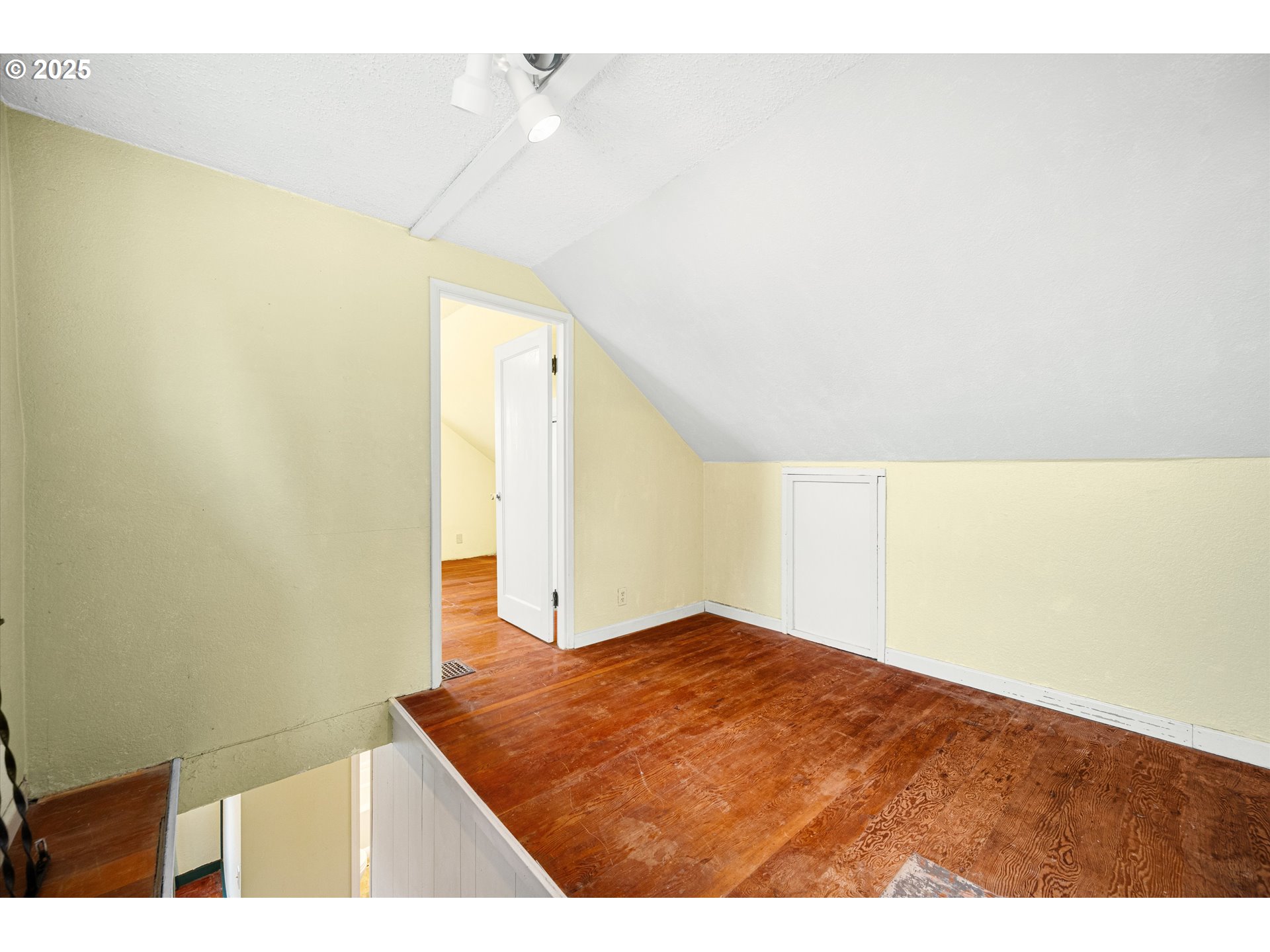 948 Southwest Maple Street Dallas, OR 97338 - Photo 21 of 28 Gallery Image 21