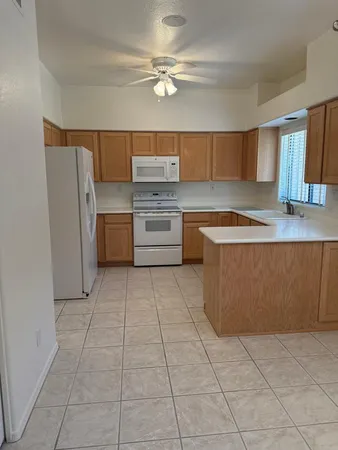 $2,400 | 45 East 9th Place, Unit 71, Mesa, AZ 85201