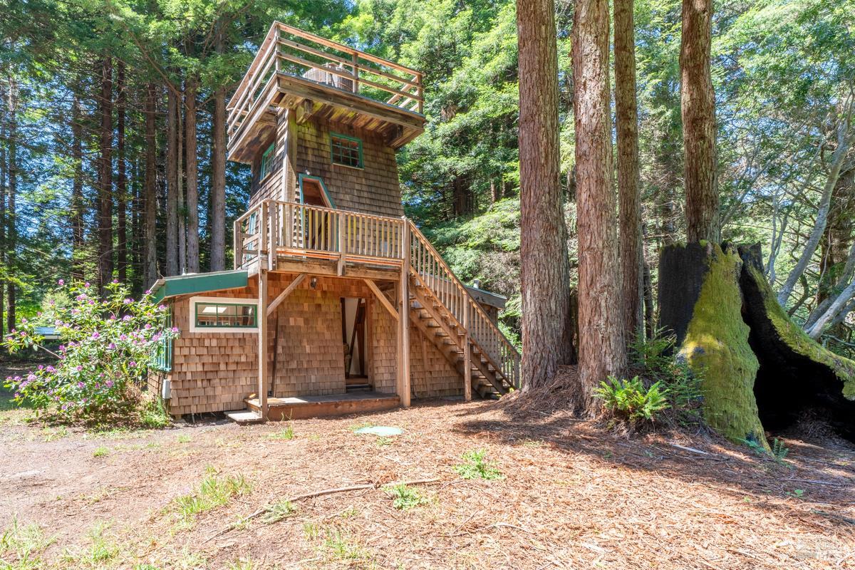 32371 Middle Ridge Road Albion, CA 95410 - Photo 3 of 35