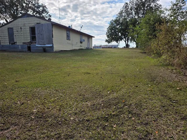 a house view with garden space