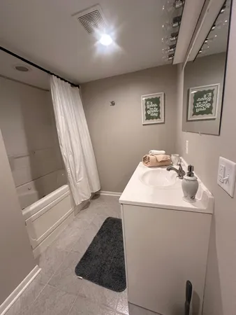 $2,650 | 629 East 67th Street, Richfield, MN 55423