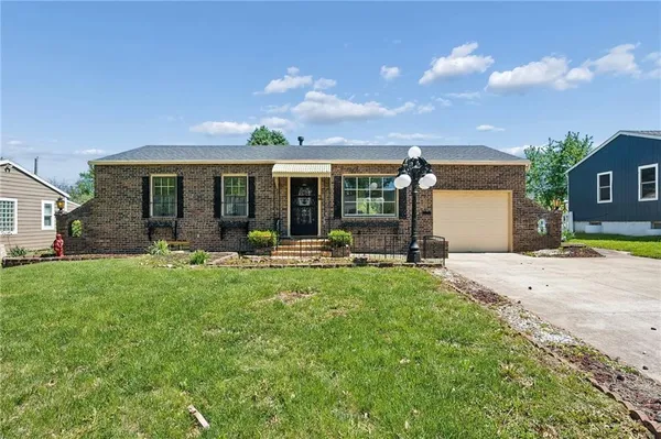 $269,950 | 1207 North Indian Lane, Independence, MO 64056
