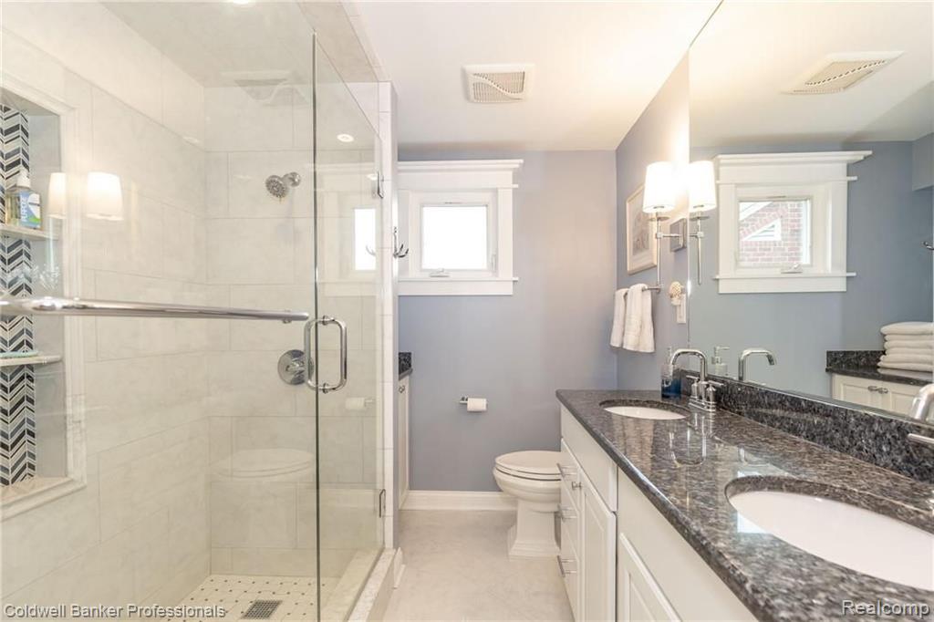 1339 Hampton Road Grosse Pointe Woods, MI 48236 - Photo 22 of 32