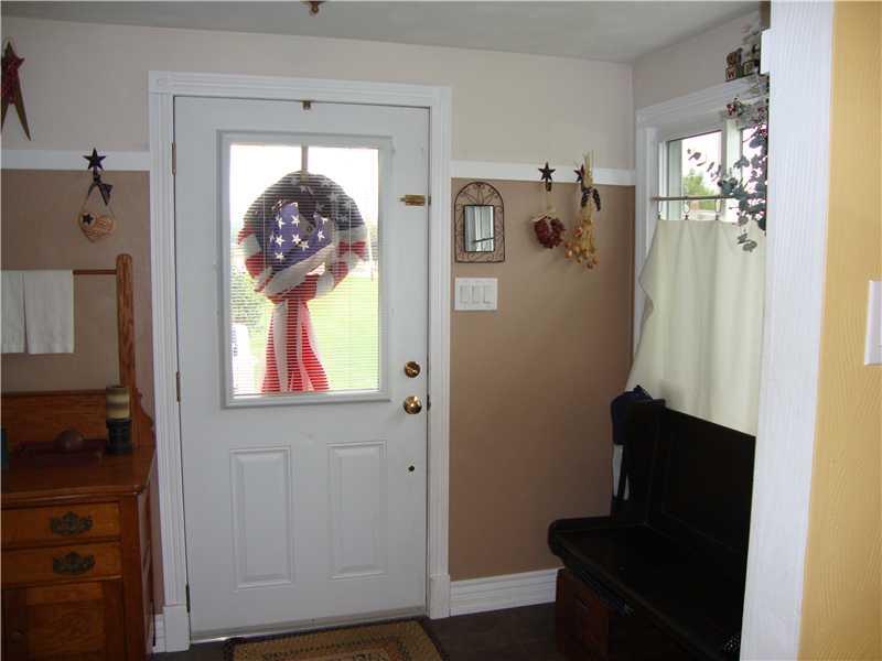 845 Hecla Road Mount Pleasant, PA 15666 - Photo 5 of 18 Entry/Foyer. entry area with closet for storage and coats