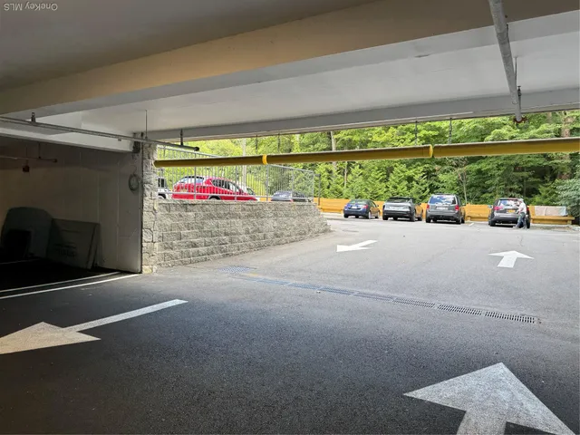 a view of a parking area