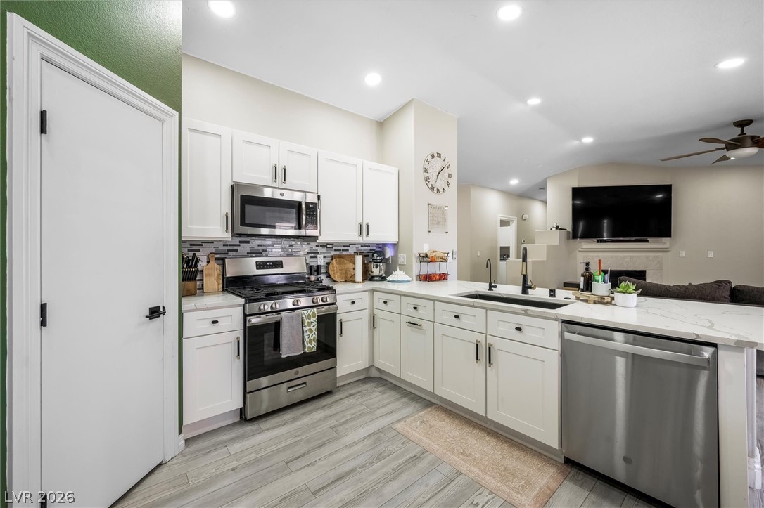 909 Cobblestone Cove Road North Las Vegas, NV 89081 - Photo 13 of 38