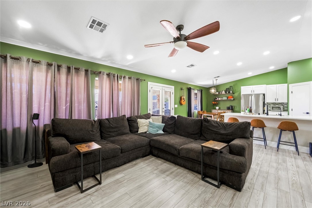 909 Cobblestone Cove Road North Las Vegas, NV 89081 - Photo 4 of 38