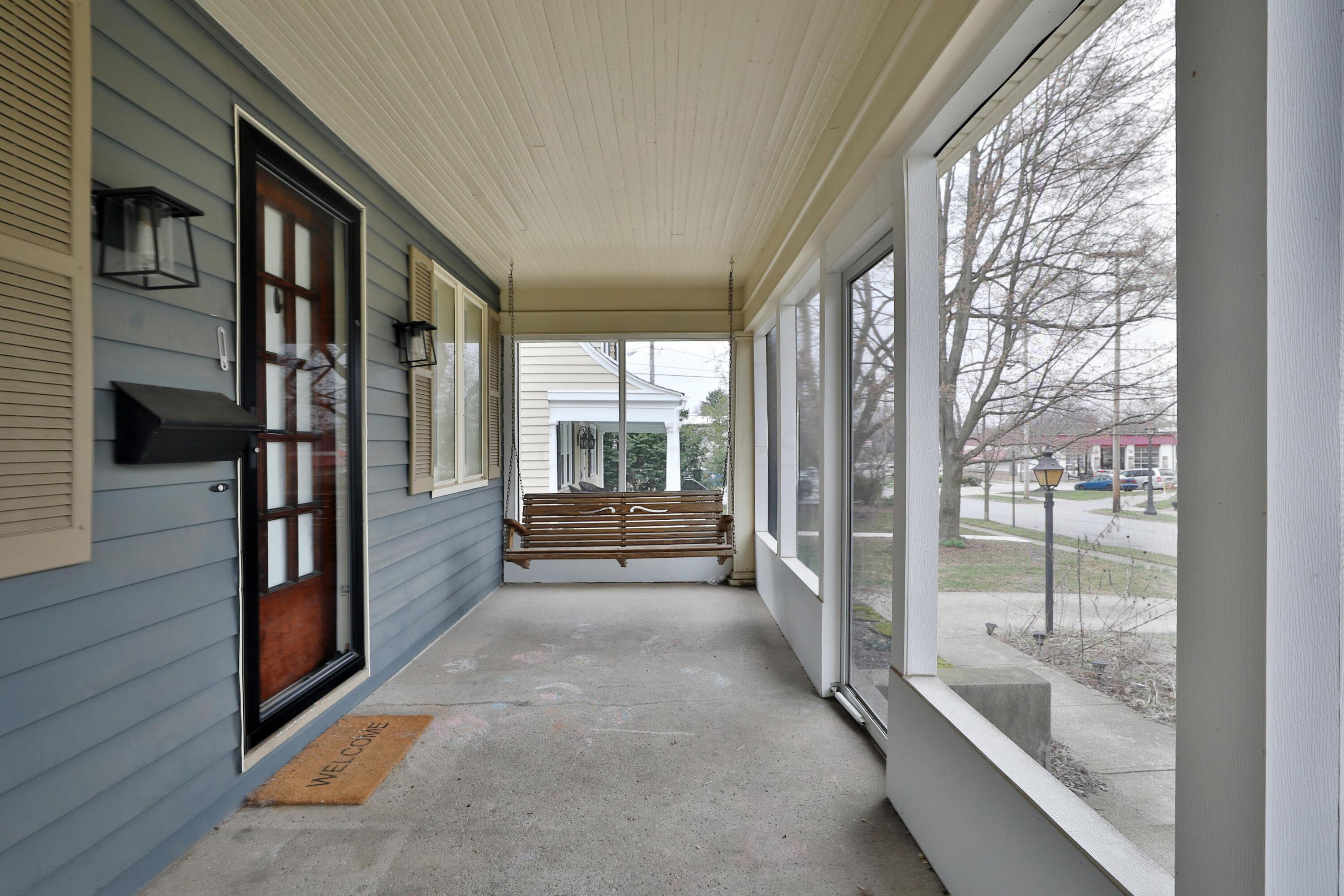 27 East Dunedin Road Columbus, OH 43214 - Photo 5 of 52 Front Porch