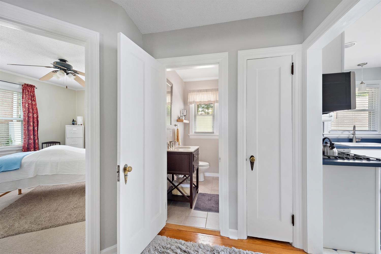 3830 Hanley Road Cincinnati, OH 45247 - Photo 7 of 24