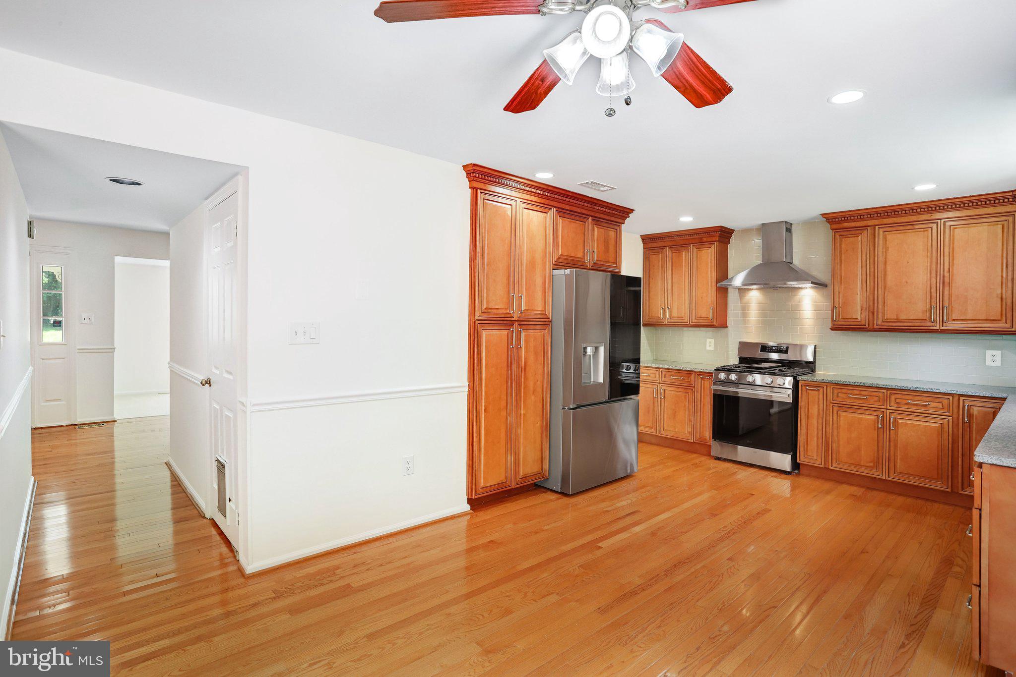124 Environs Road Sterling, VA 20165 - Photo 10 of 62