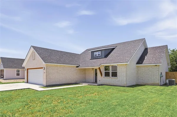 $349,900 | 2103 Brook Lane, Brownwood, TX 76801