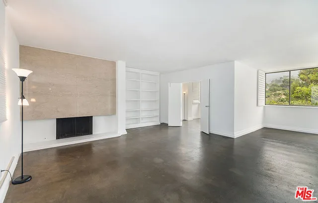 $5,500 | 17366 Sunset Boulevard, Unit 201, Pacific Palisades, CA 90272