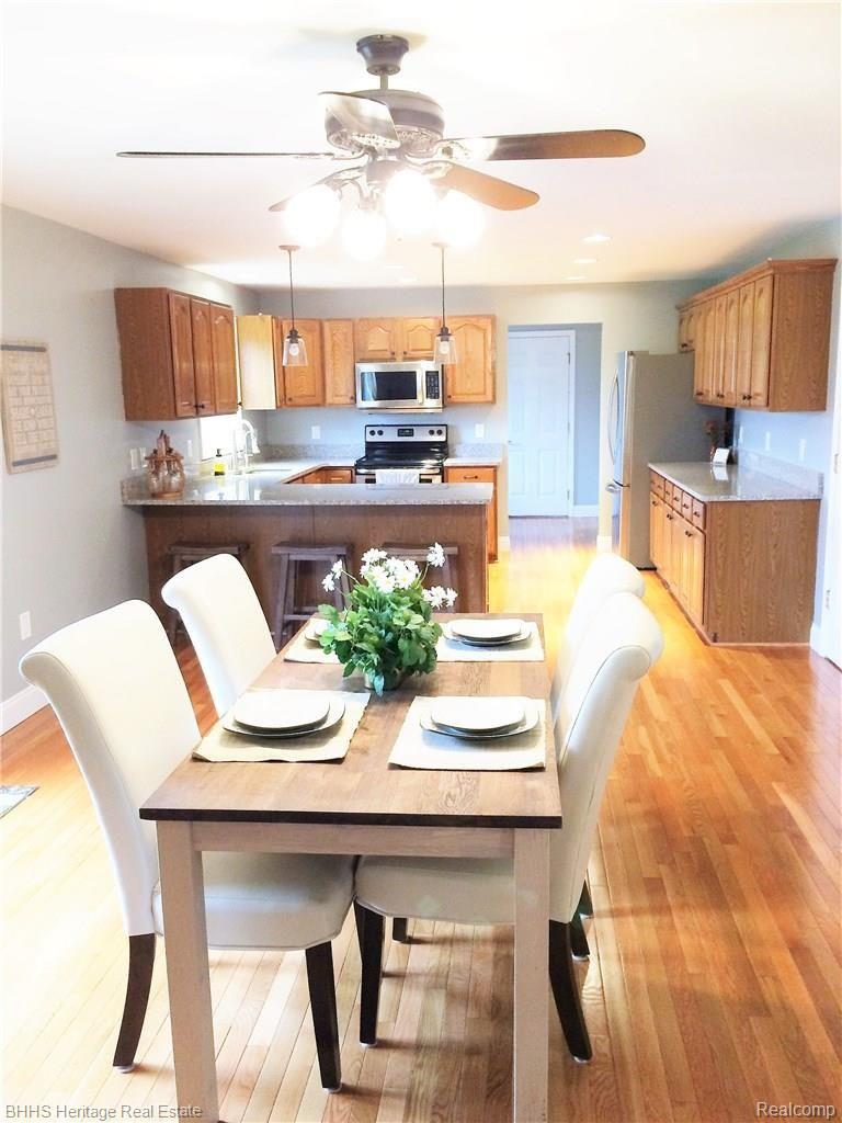 908 Chase Lake Road Howell, MI 48855 - Photo 15 of 34 dining/kitchen